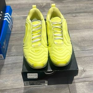 Women’s air max 720